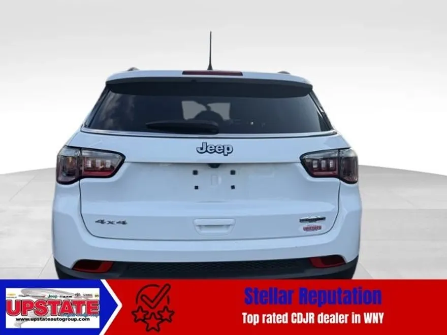 2022 Jeep Compass Trailhawk photo 1