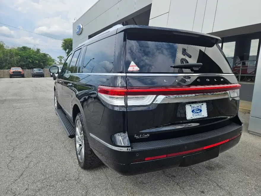 2022 Lincoln Navigator L Reserve photo 1