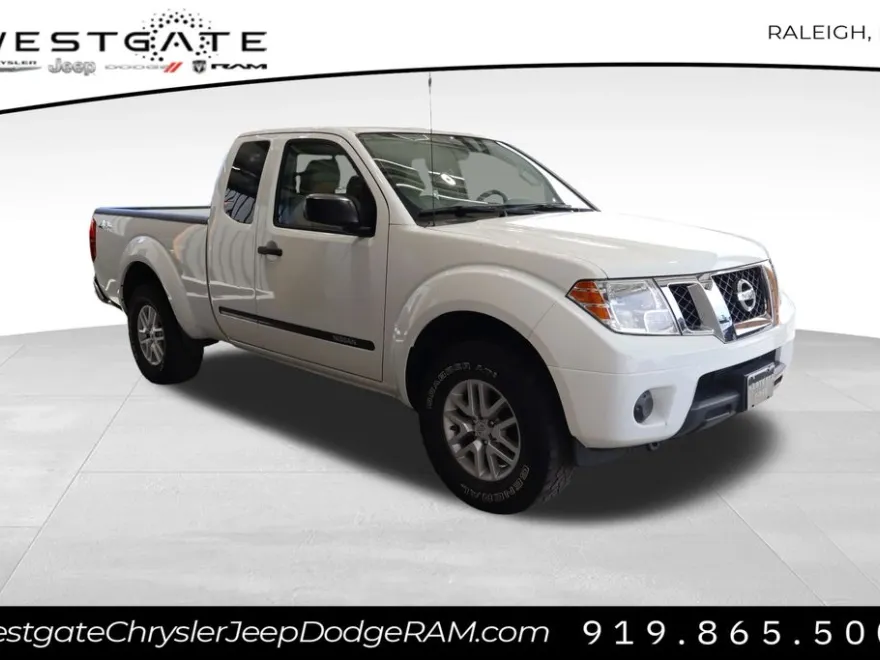 2015 Nissan Frontier SV photo 1