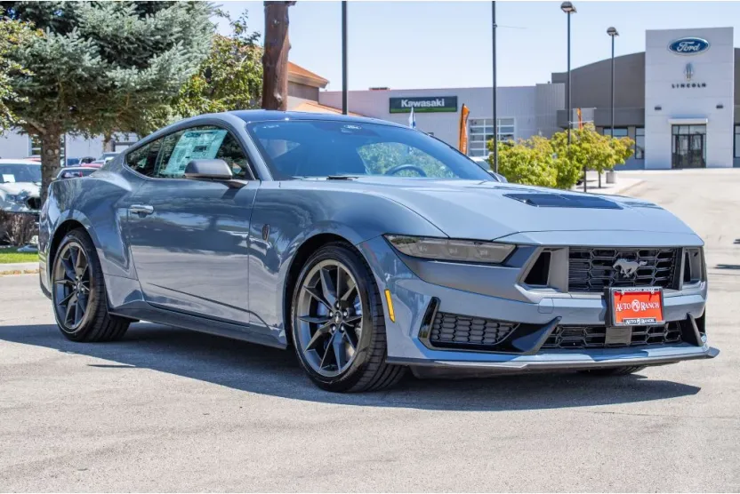 2025 Ford Mustang Dark Horse Deluxe photo 1
