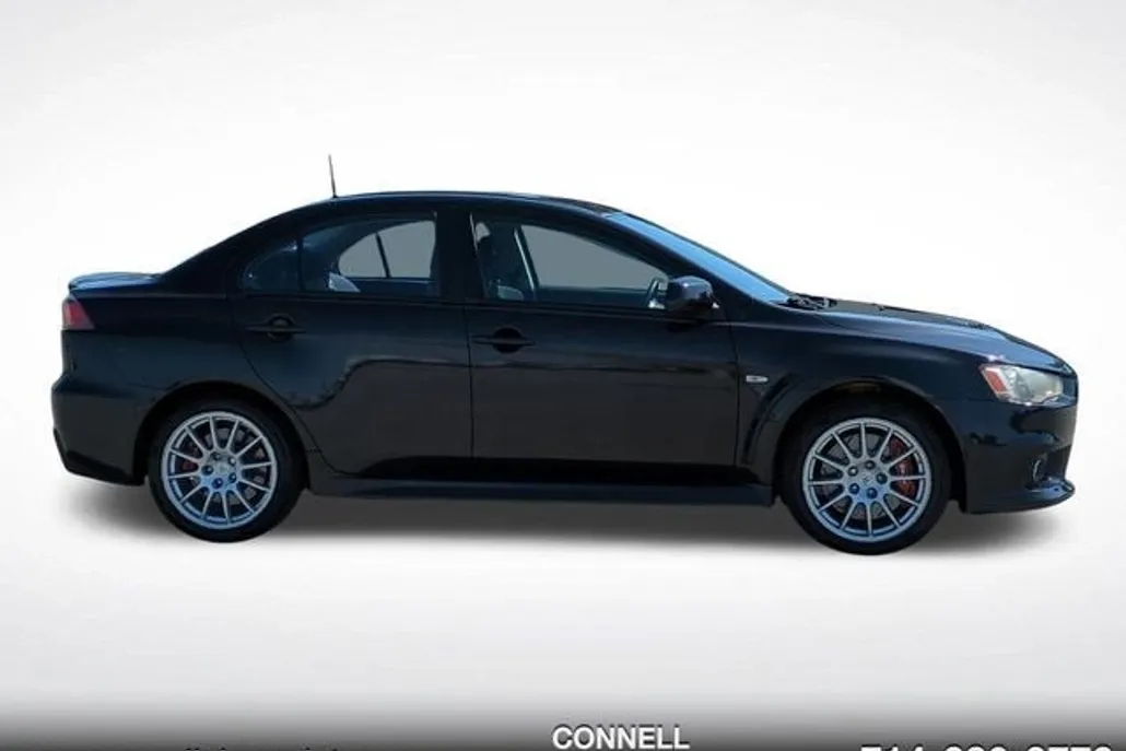 2010 Mitsubishi Lancer Evolution SE photo 1