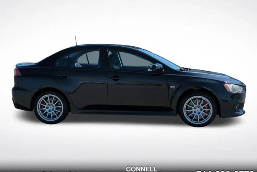 2010 Mitsubishi Lancer Evolution SE photo 1