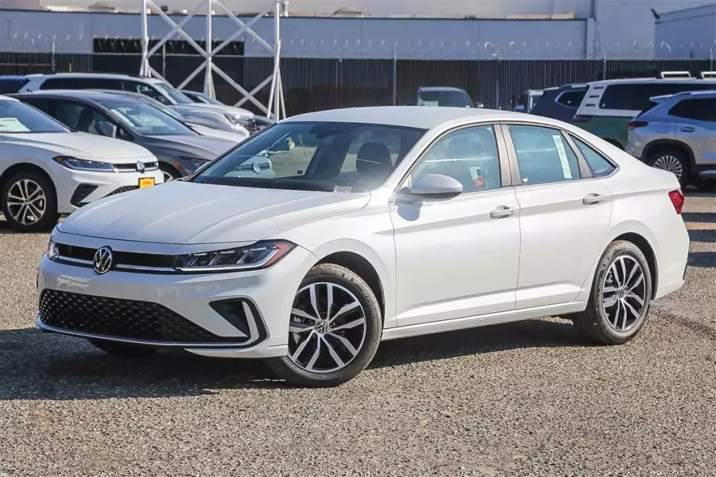 2025 Volkswagen Jetta SE photo 1