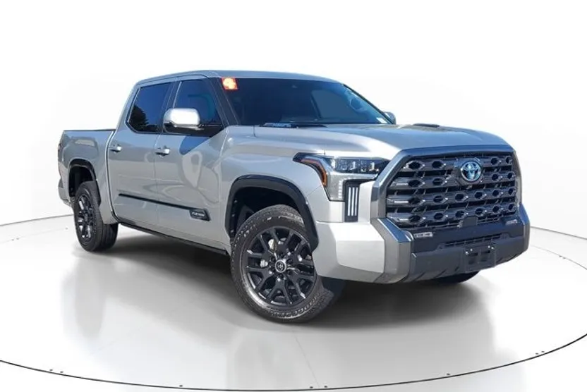 2024 Toyota Tundra Platinum photo 1