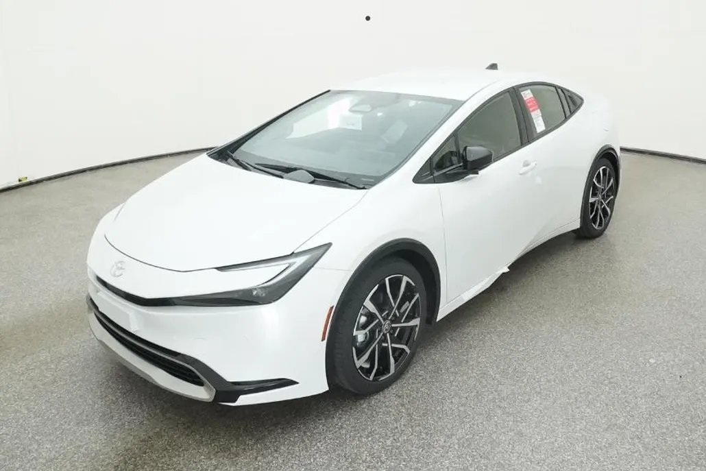 2026 Toyota Prius Plug-in Hybrid XSE photo 1