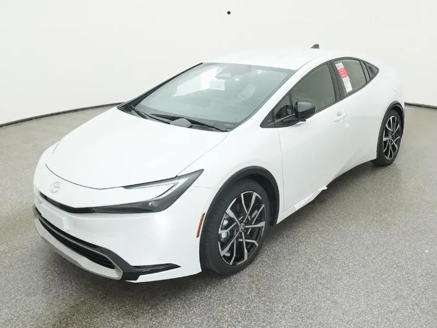 2026 Toyota Prius Plug-in Hybrid XSE photo 1