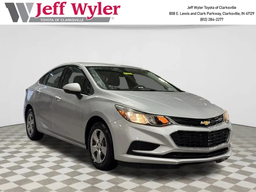 2018 Chevrolet Cruze LS photo 1