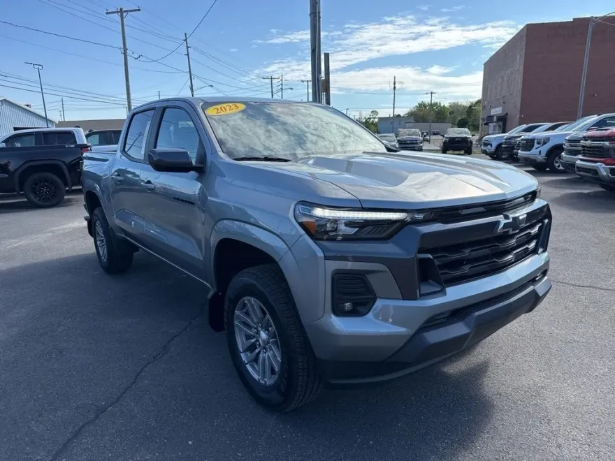 2023 Chevrolet Colorado LT photo 1