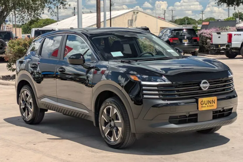 2025 Nissan Kicks SV photo 1
