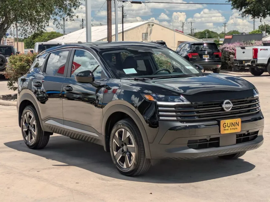 2025 Nissan Kicks SV photo 1