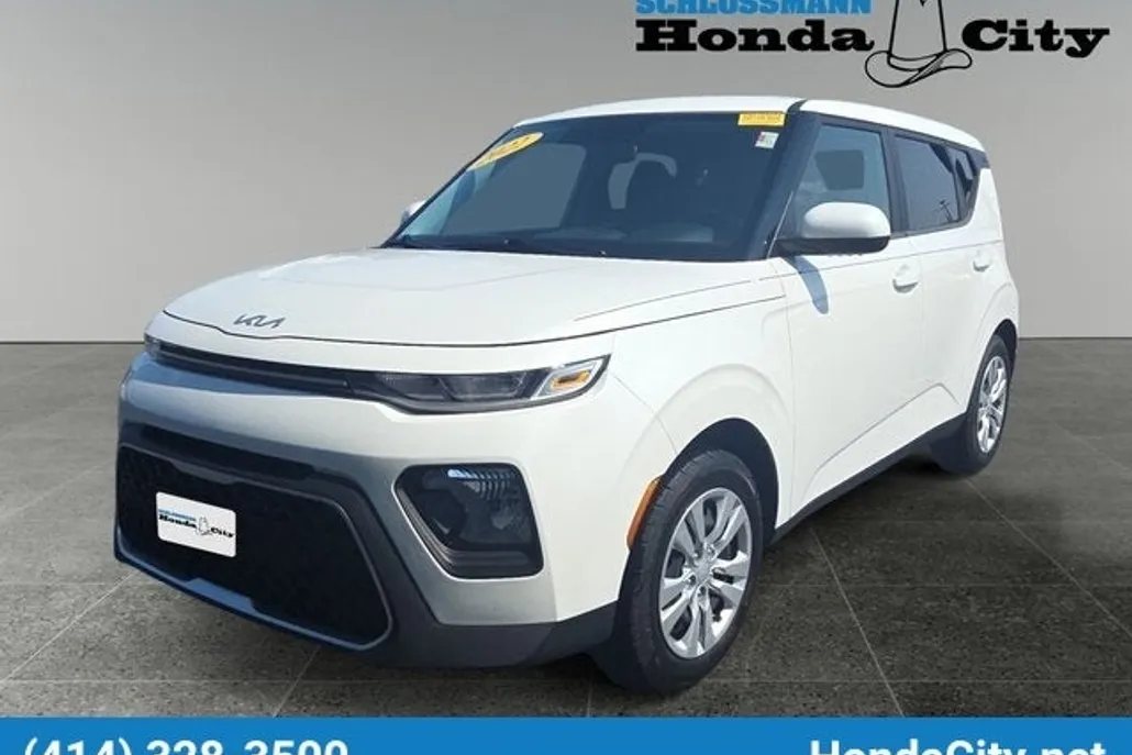 2022 Kia Soul LX photo 1