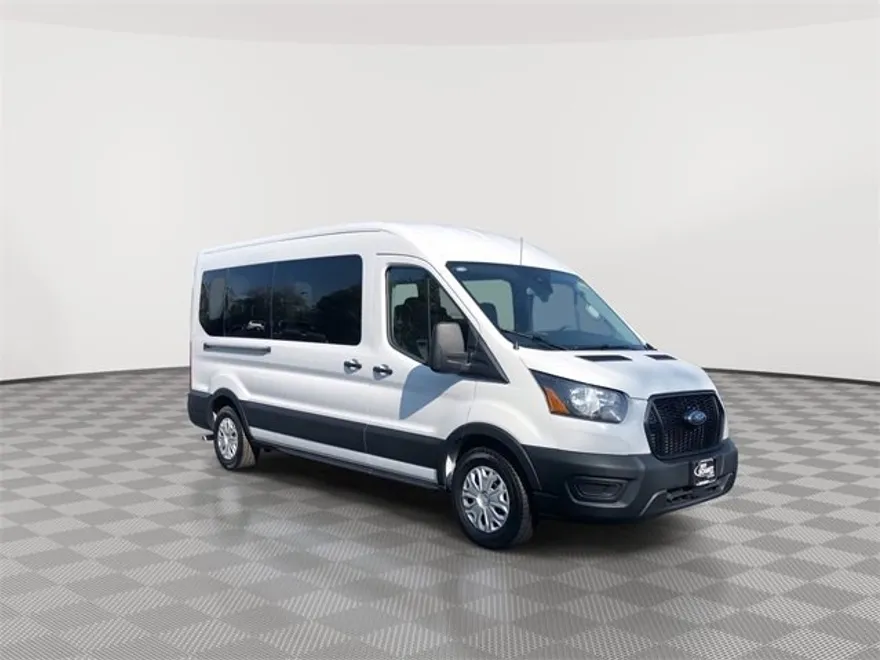 2023 Ford Transit Passenger XL photo 1