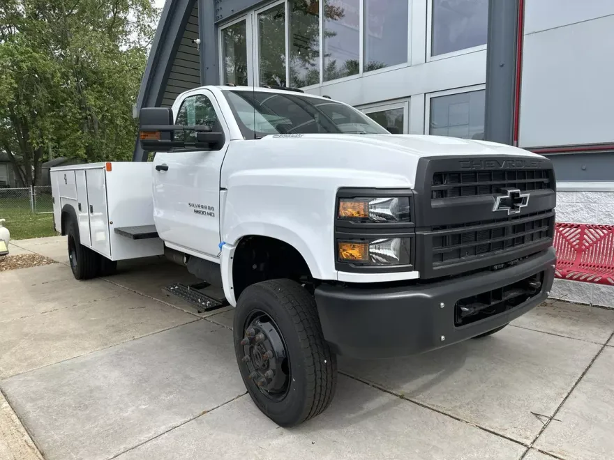 2024 Chevrolet Silverado 5500HD Work Truck photo 1