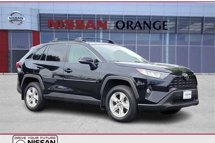 2021 Toyota RAV4 XLE Premium photo 1