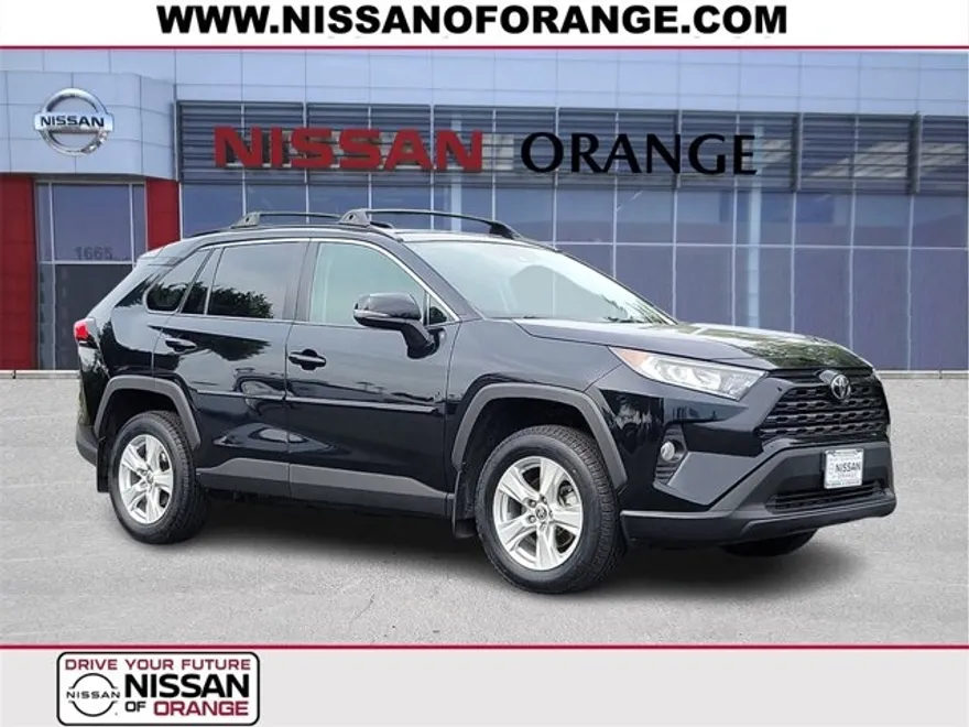2021 Toyota RAV4 XLE Premium photo 1