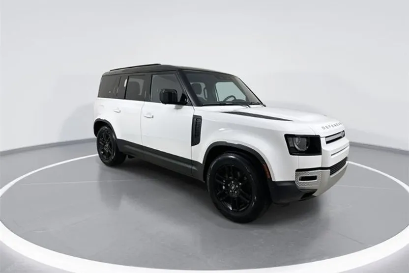 2024 Land Rover Defender S photo 1