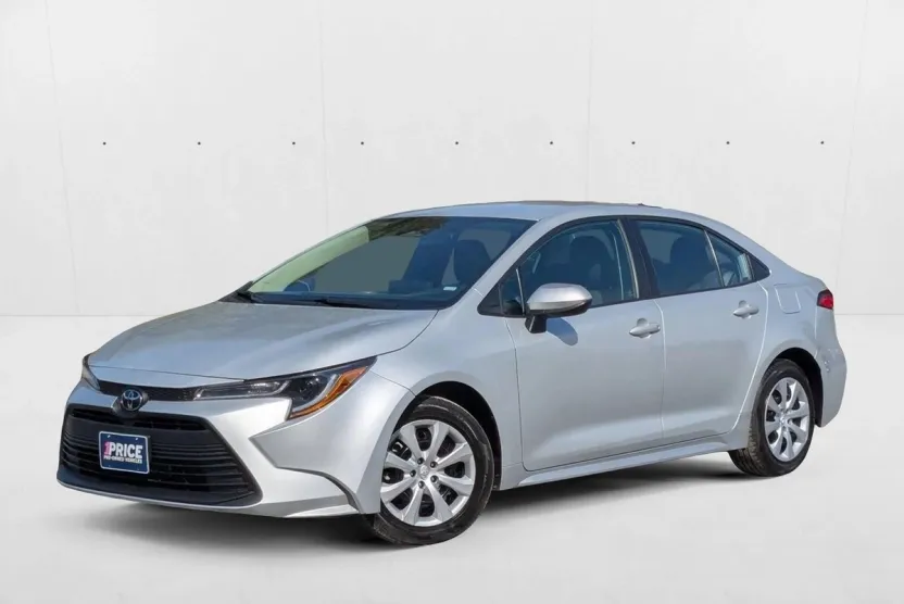 2023 Toyota Corolla LE photo 1