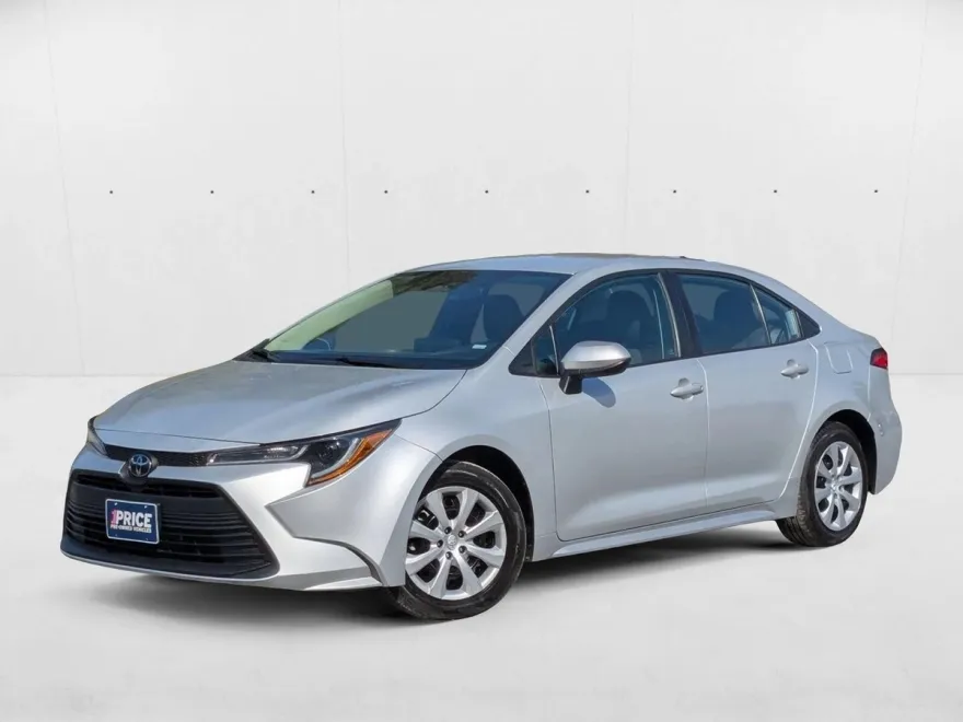 2023 Toyota Corolla LE photo 1