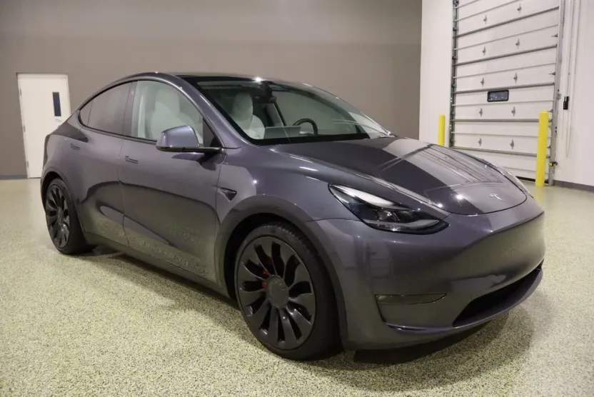 2021 Tesla Model Y Long Range photo 1