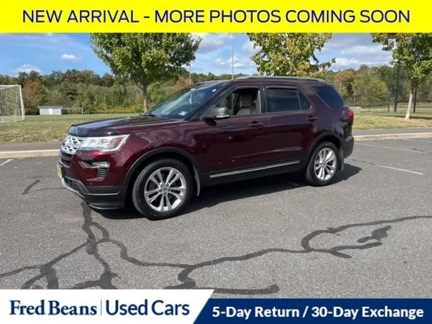 2019 Ford Explorer XLT photo 1