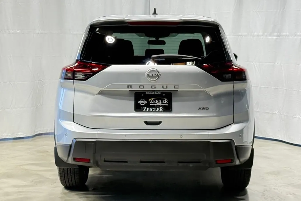 2025 Nissan Rogue S AWD photo 1