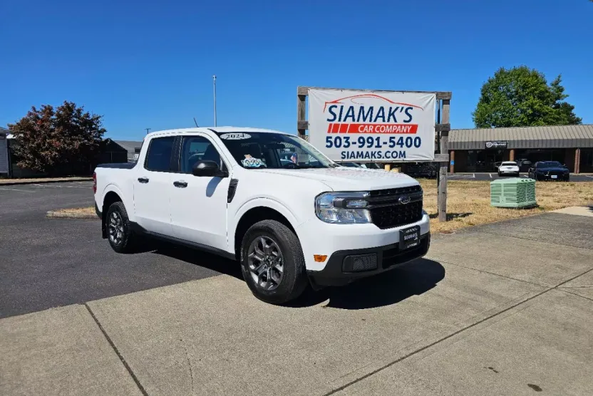 2024 Ford Maverick XLT photo 1
