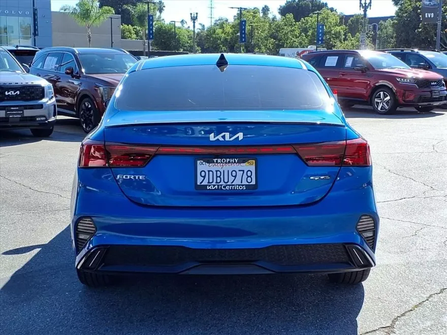 2023 Kia Forte GT-Line photo 1