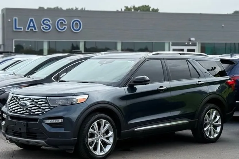 2022 Ford Explorer Platinum photo 1