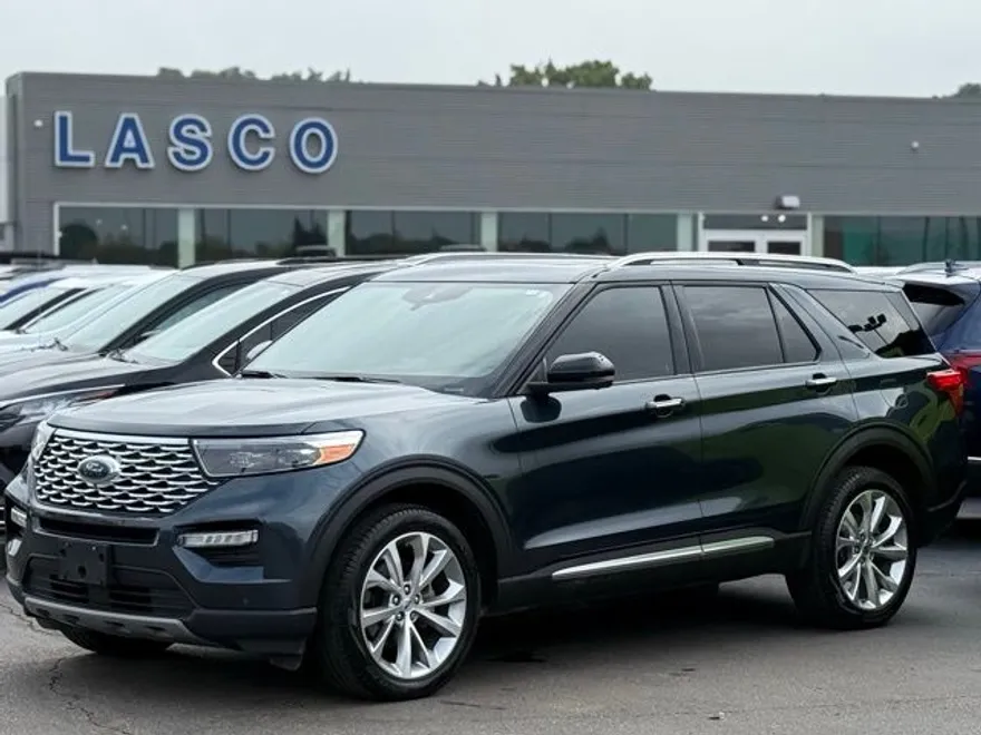 2022 Ford Explorer Platinum photo 1