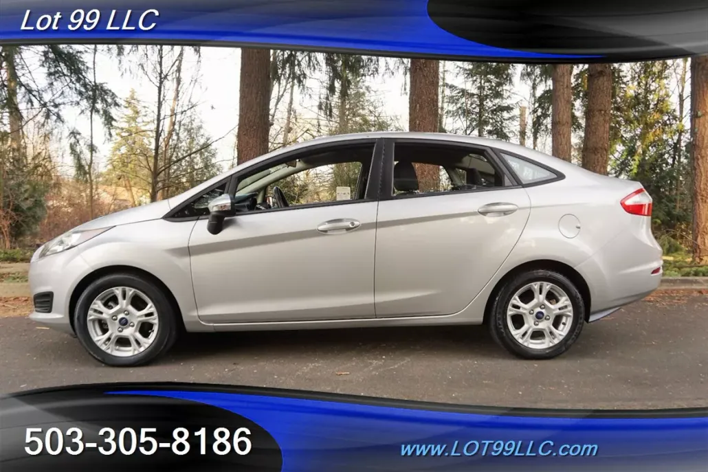 2015 Ford Fiesta SE photo 1