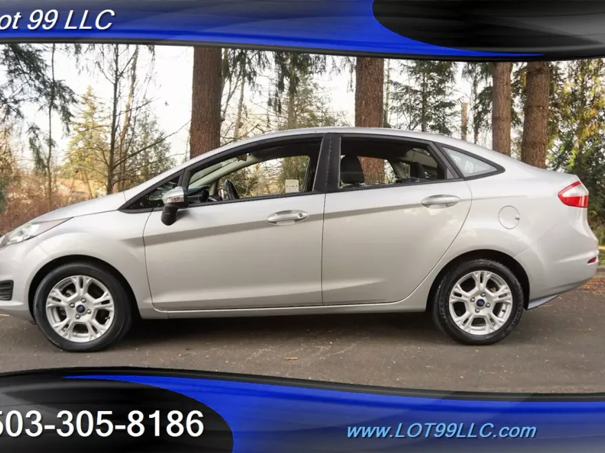 2015 Ford Fiesta SE photo 1
