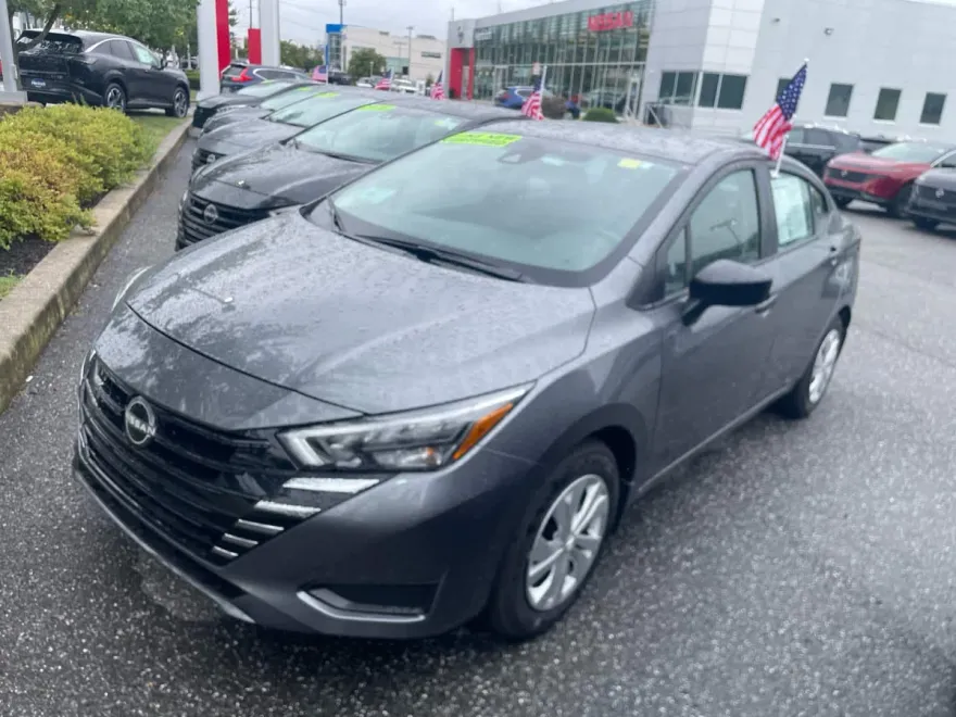 2025 Nissan Versa S photo 1
