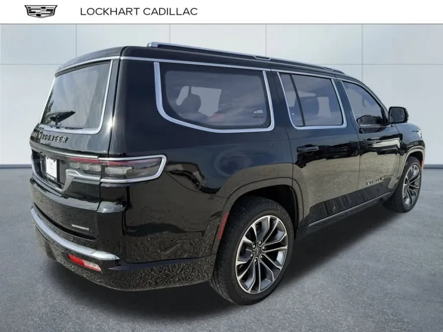 2022 Jeep Grand Wagoneer III photo 1
