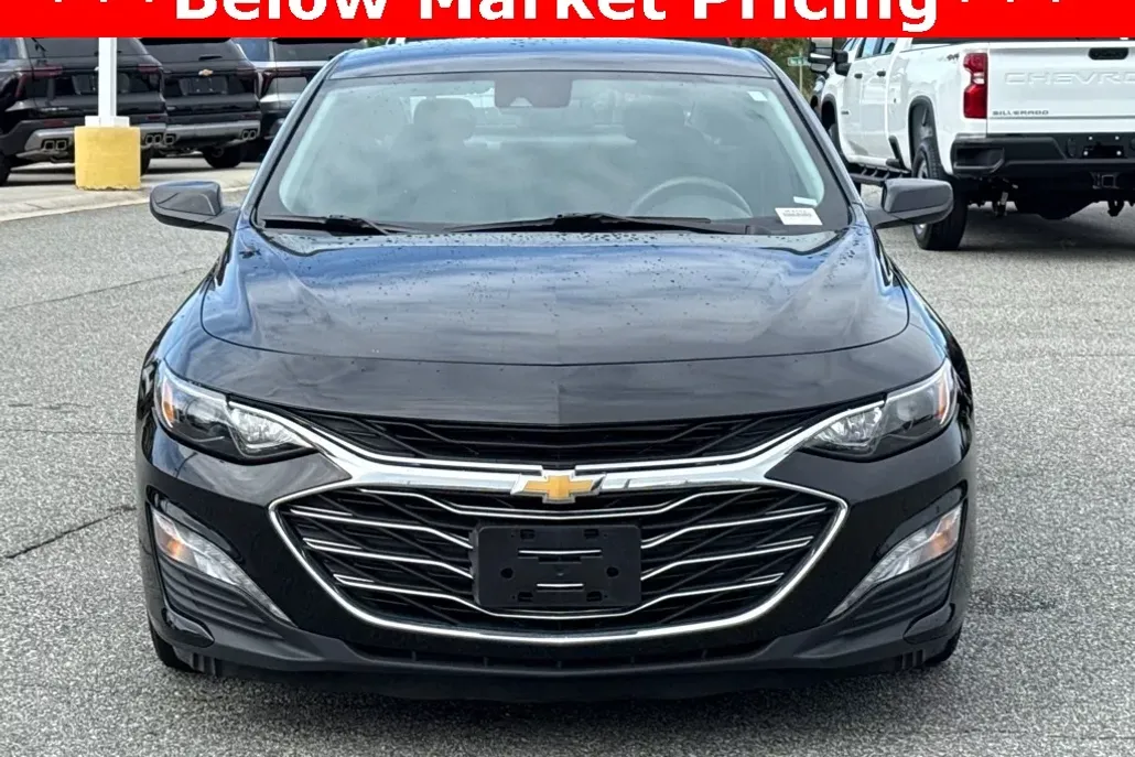 2024 Chevrolet Malibu 1LT photo 1