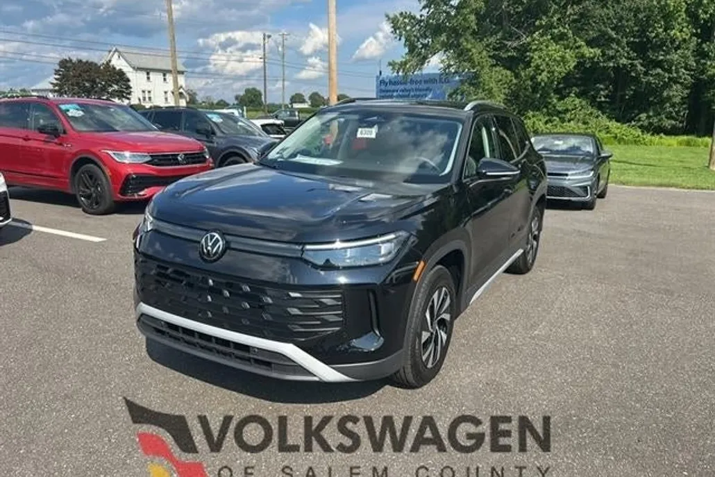 2025 Volkswagen Tiguan S photo 1
