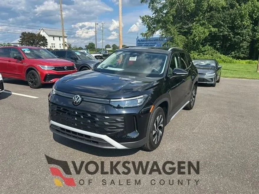 2025 Volkswagen Tiguan S photo 1