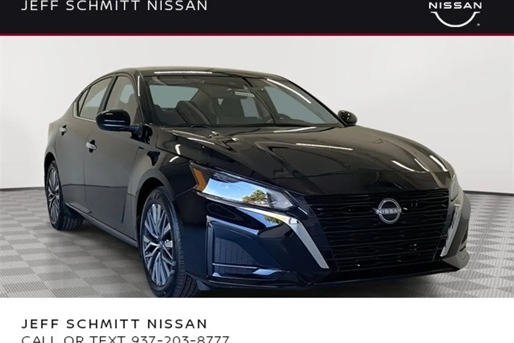 2025 Nissan Altima SV photo 1