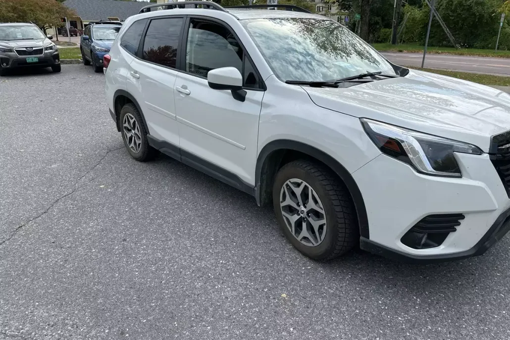 2023 Subaru Forester Premium photo 1