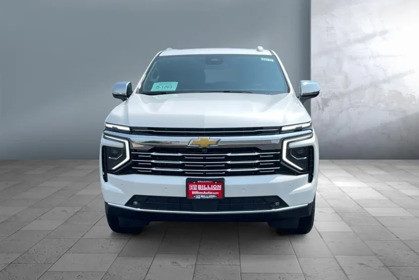 2025 Chevrolet Suburban Premier photo 1