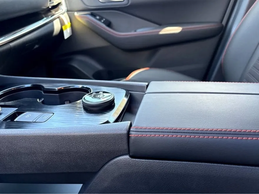 2026 Nissan Rogue SV photo 1