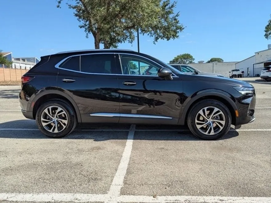 2023 Buick Envision Essence photo 1