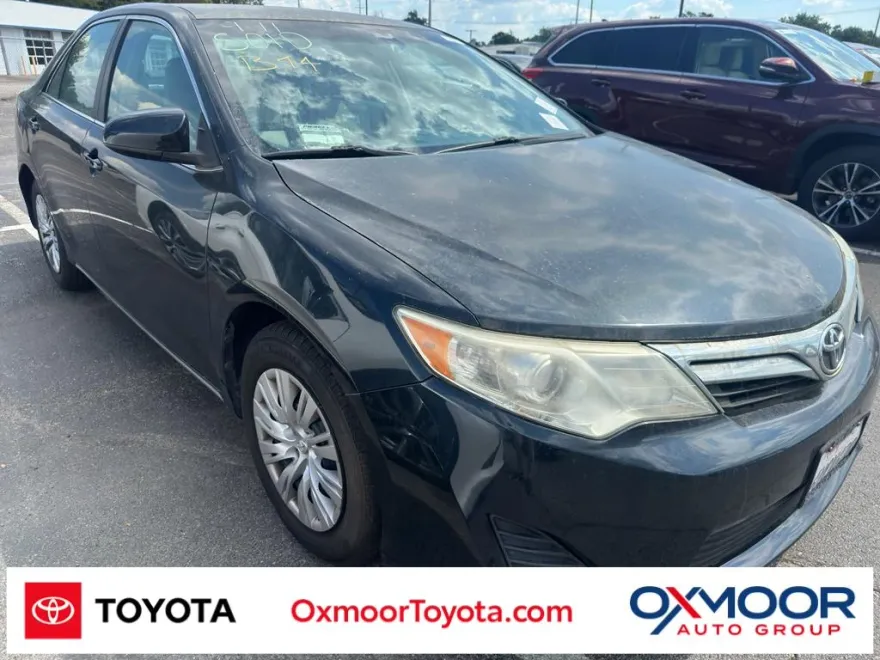 2012 Toyota Camry LE photo 1