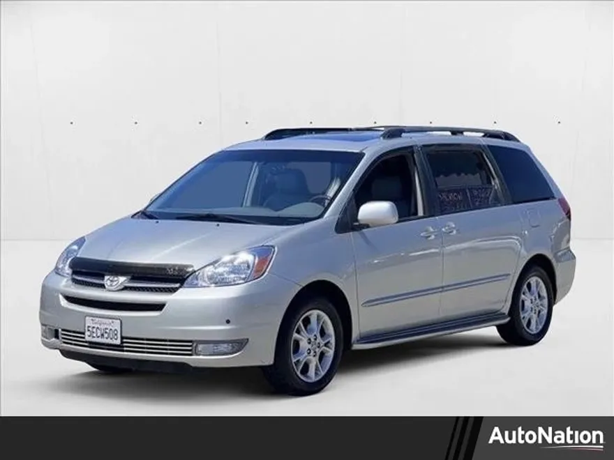 2004 Toyota Sienna XLE Limited photo 1