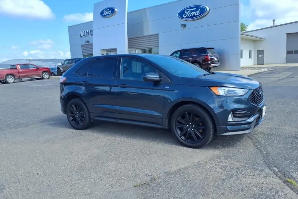 2022 Ford Edge ST-Line photo 1