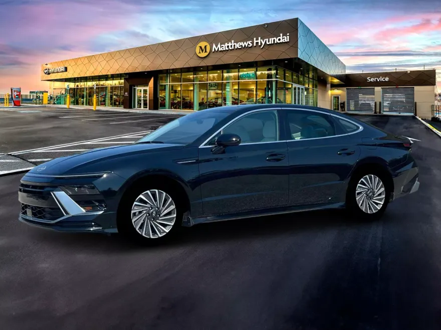 2025 Hyundai Sonata Hybrid SEL photo 1