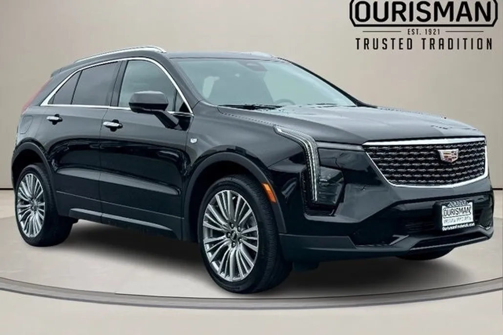 2025 Cadillac XT4 Premium Luxury photo 1