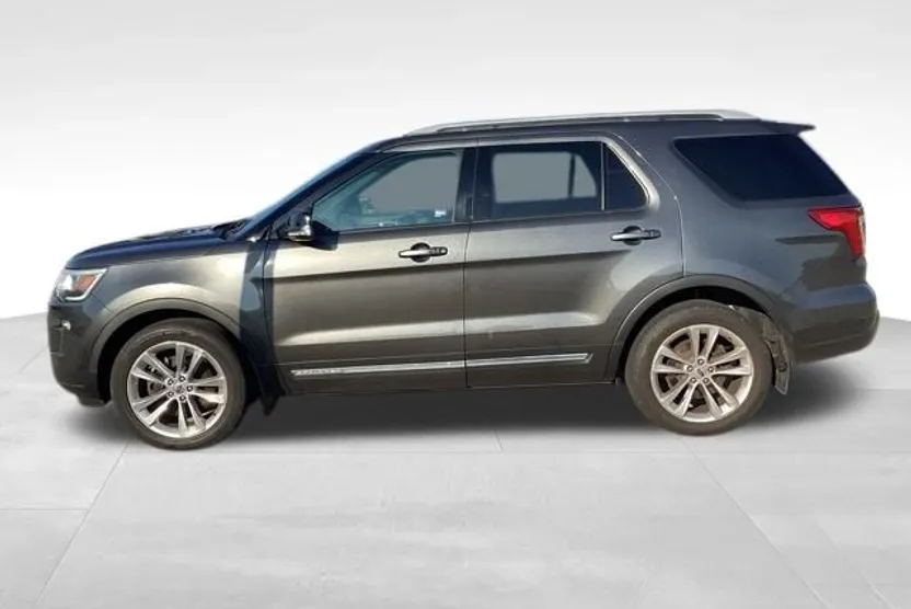 2018 Ford Explorer XLT photo 1