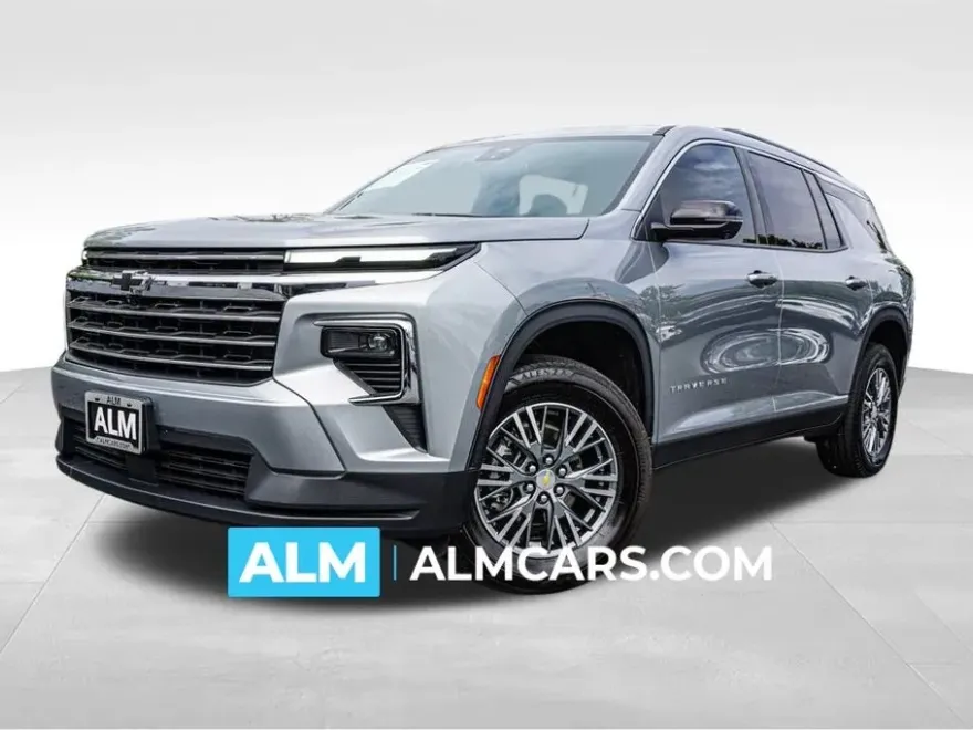 2024 Chevrolet Traverse 2LT photo 1