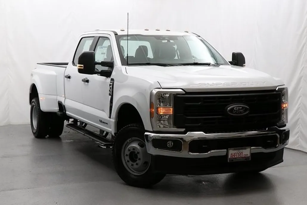 2025 Ford F-350 XL photo 1