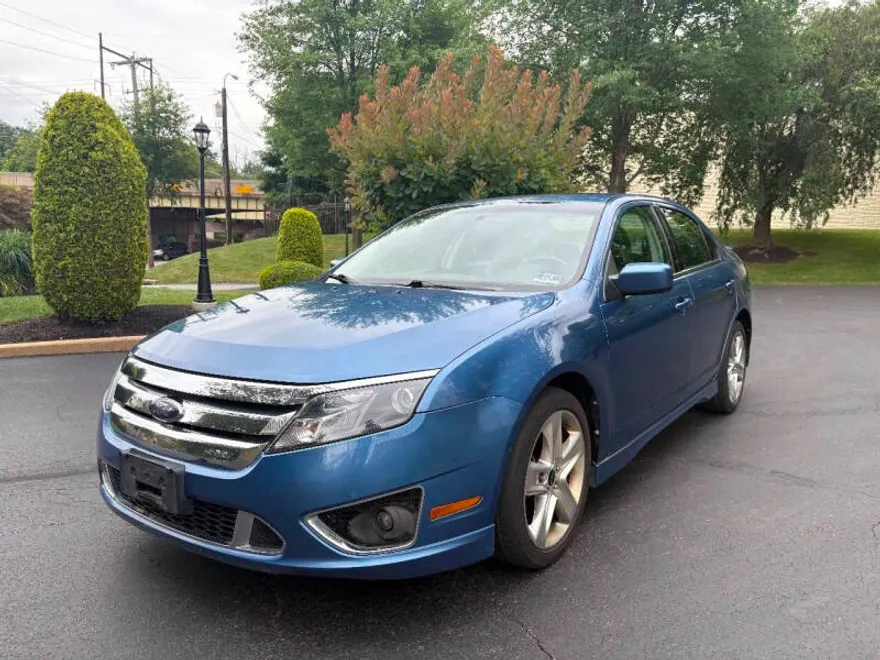 2010 Ford Fusion Sport photo 1